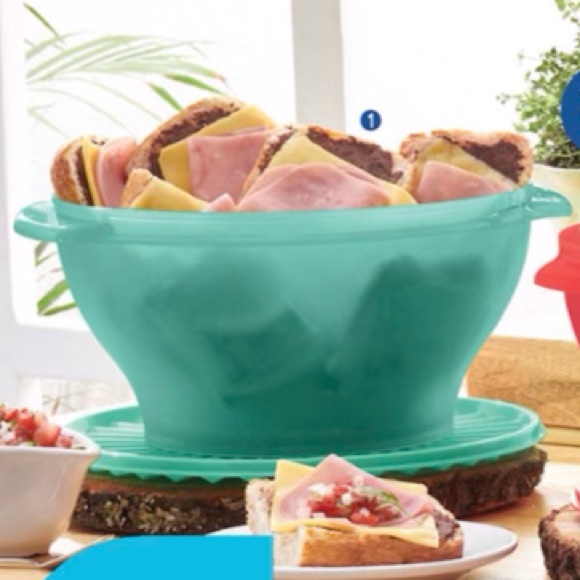 Tupperware Servalier Salad Bowl 4.3 Liter - Picture 4 of 4